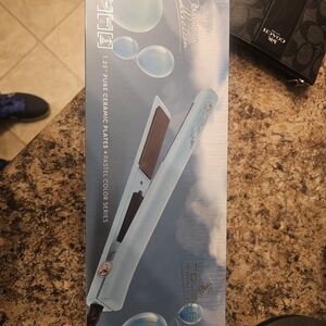 Royale Blue Hair Straightener